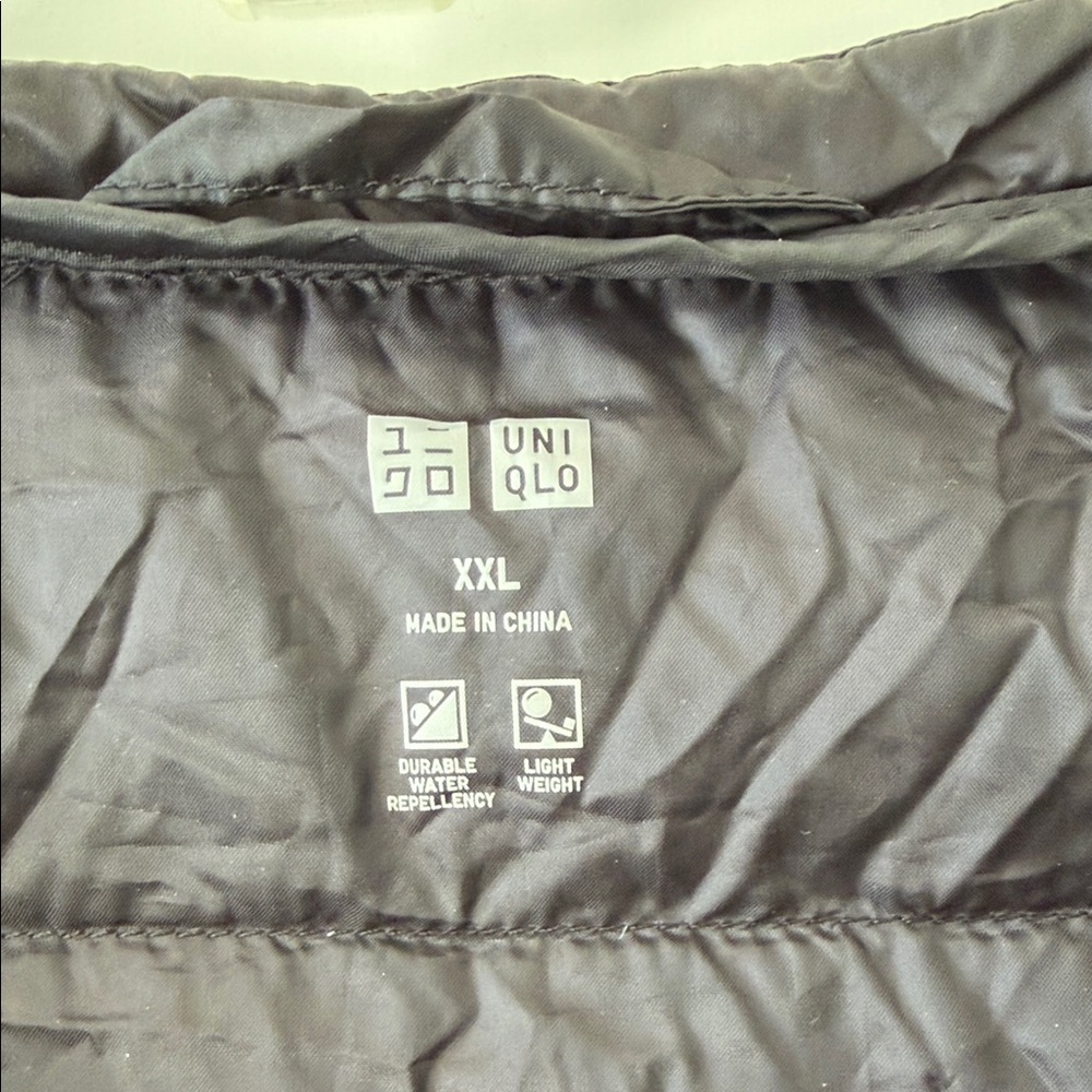 Uniqlo ultra light down jacket XL - Picture 2 of 6